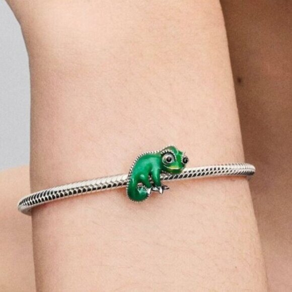 Pandora Disney Tangled Pascal Colour-changing Charm - Picture 4 of 5